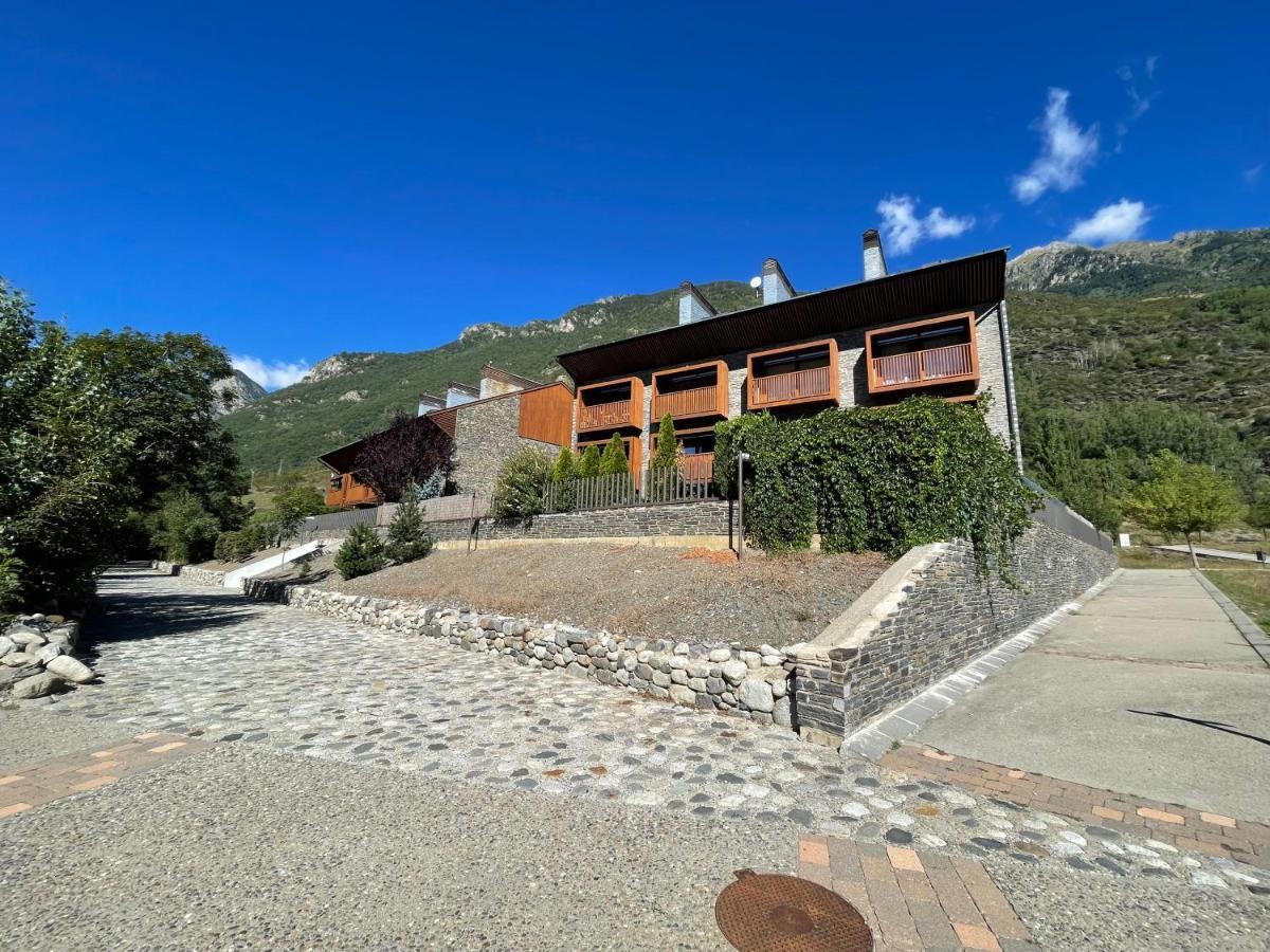 B49 - Bajo Con Jardin Peguera - Villmor Lägenhet Benasque Exteriör bild