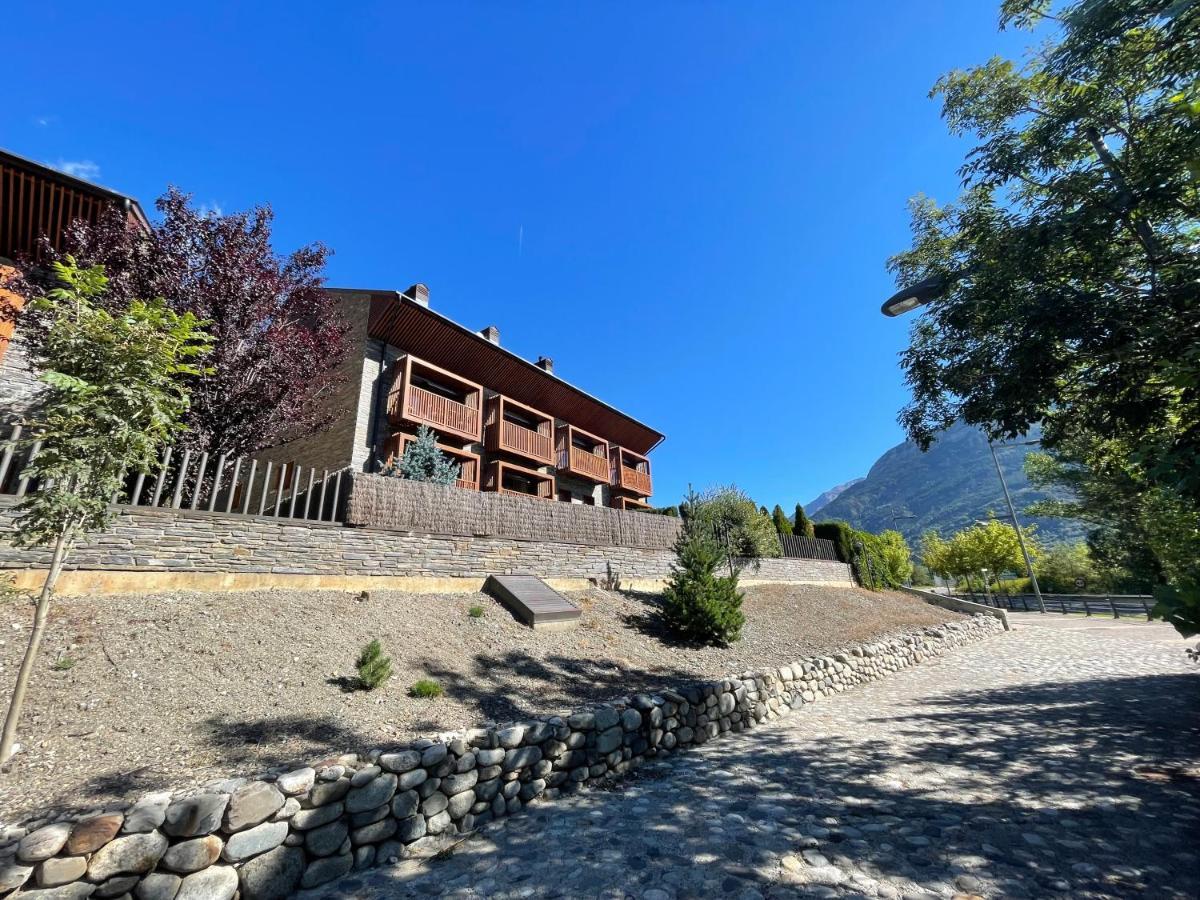 B49 - Bajo Con Jardin Peguera - Villmor Lägenhet Benasque Exteriör bild