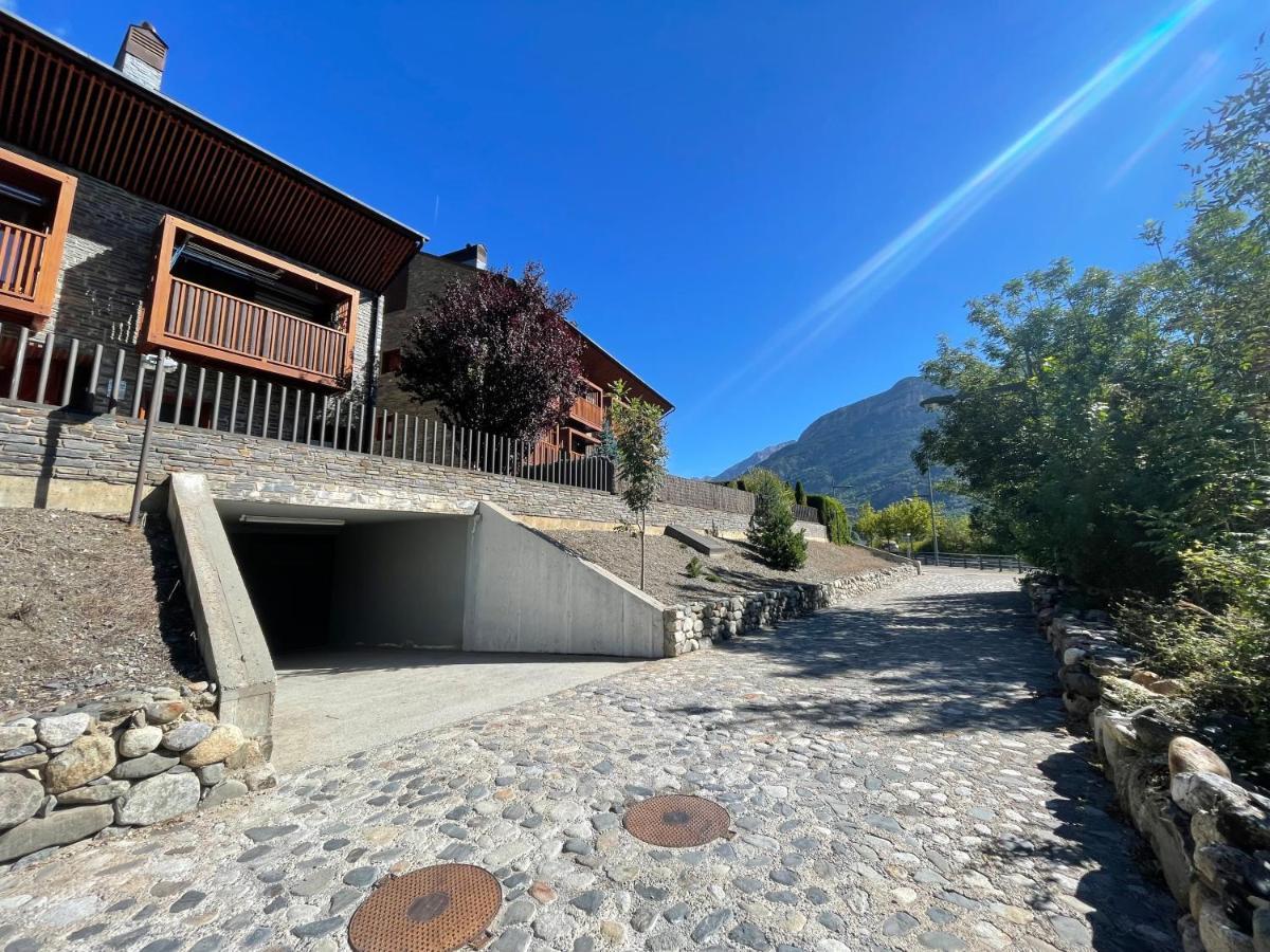 B49 - Bajo Con Jardin Peguera - Villmor Lägenhet Benasque Exteriör bild